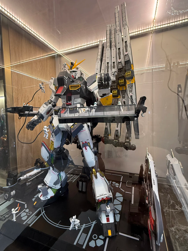 Model Kit Nemesis - IN STOCK 1/60 PG RX-93 V