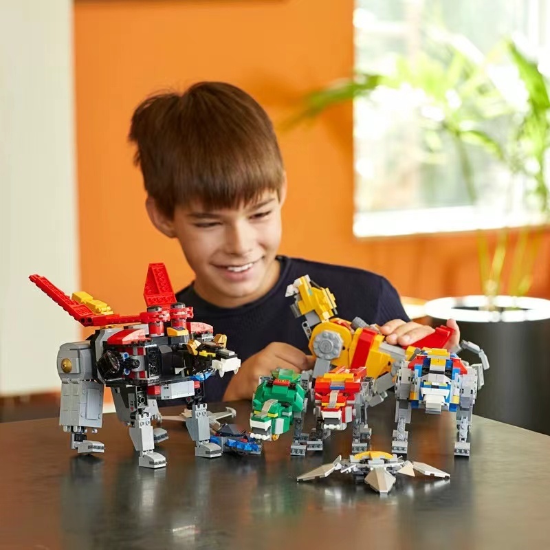 5 In 1 Transformers Action Fig - Model Kit Voltron incelemesi ve fiyatı