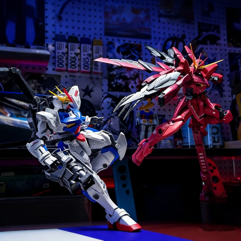 MG RGX-00 1/100 White & Red Te - Model Kit Code Geass incelemesi ve fiyatı